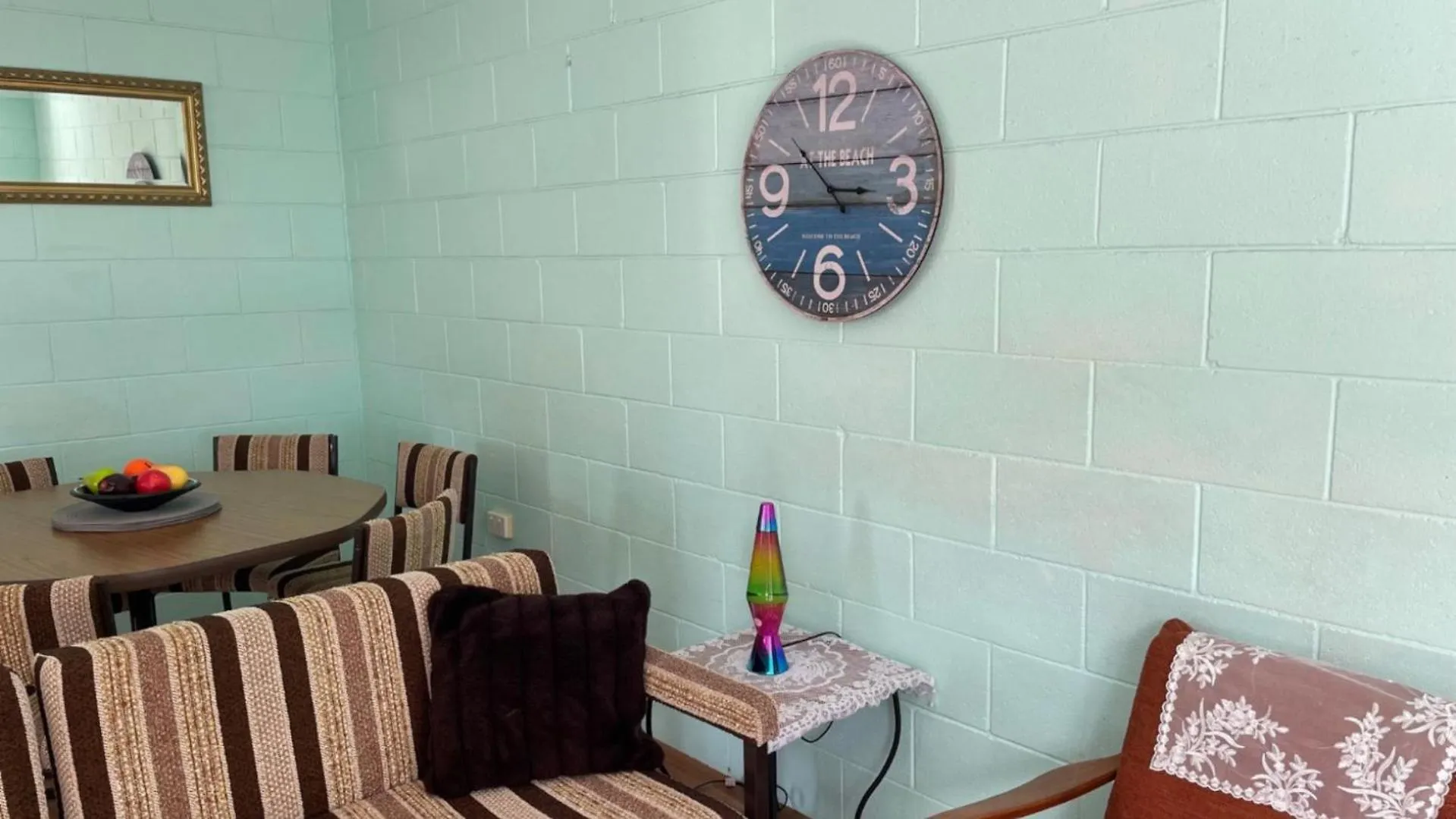 First Floor Unit Close To Shops, Park And Waterfront! Bongaree 0*,  Austrália