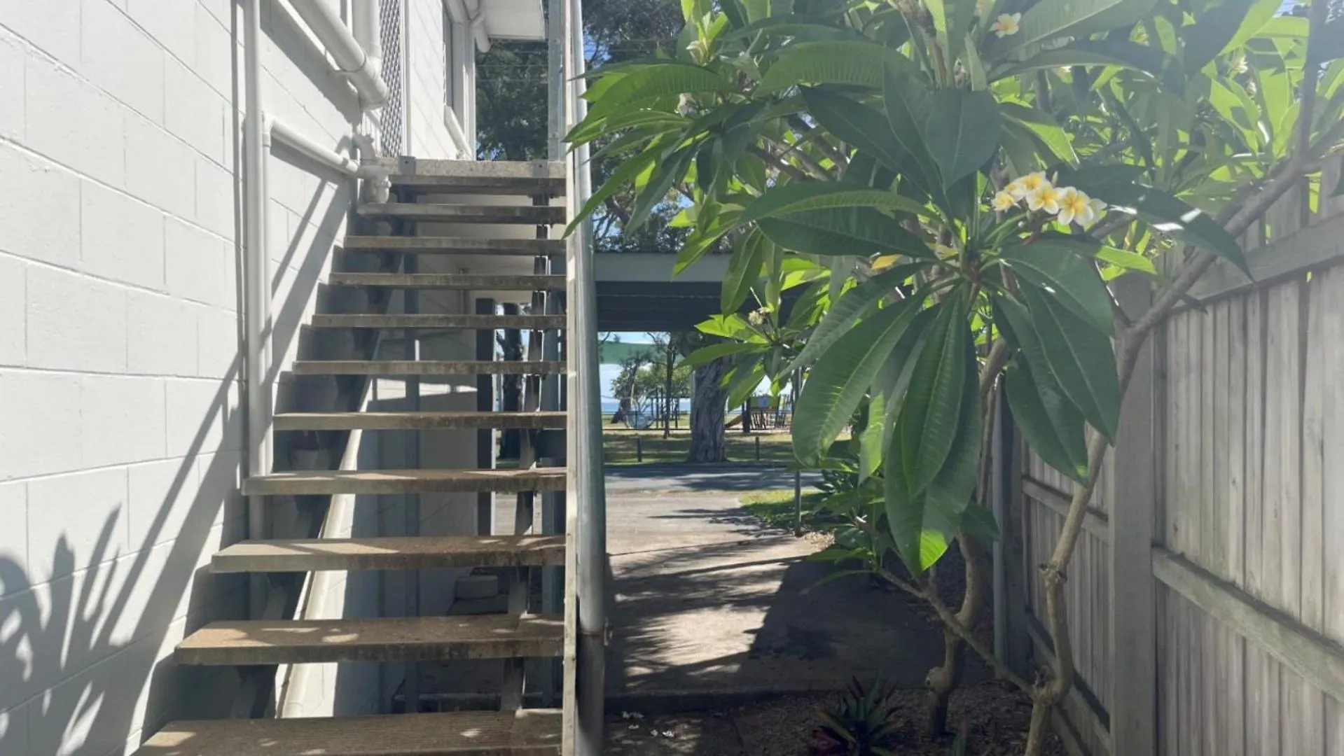 First Floor Unit Close To Shops, Park And Waterfront! Bongaree Casa de Férias